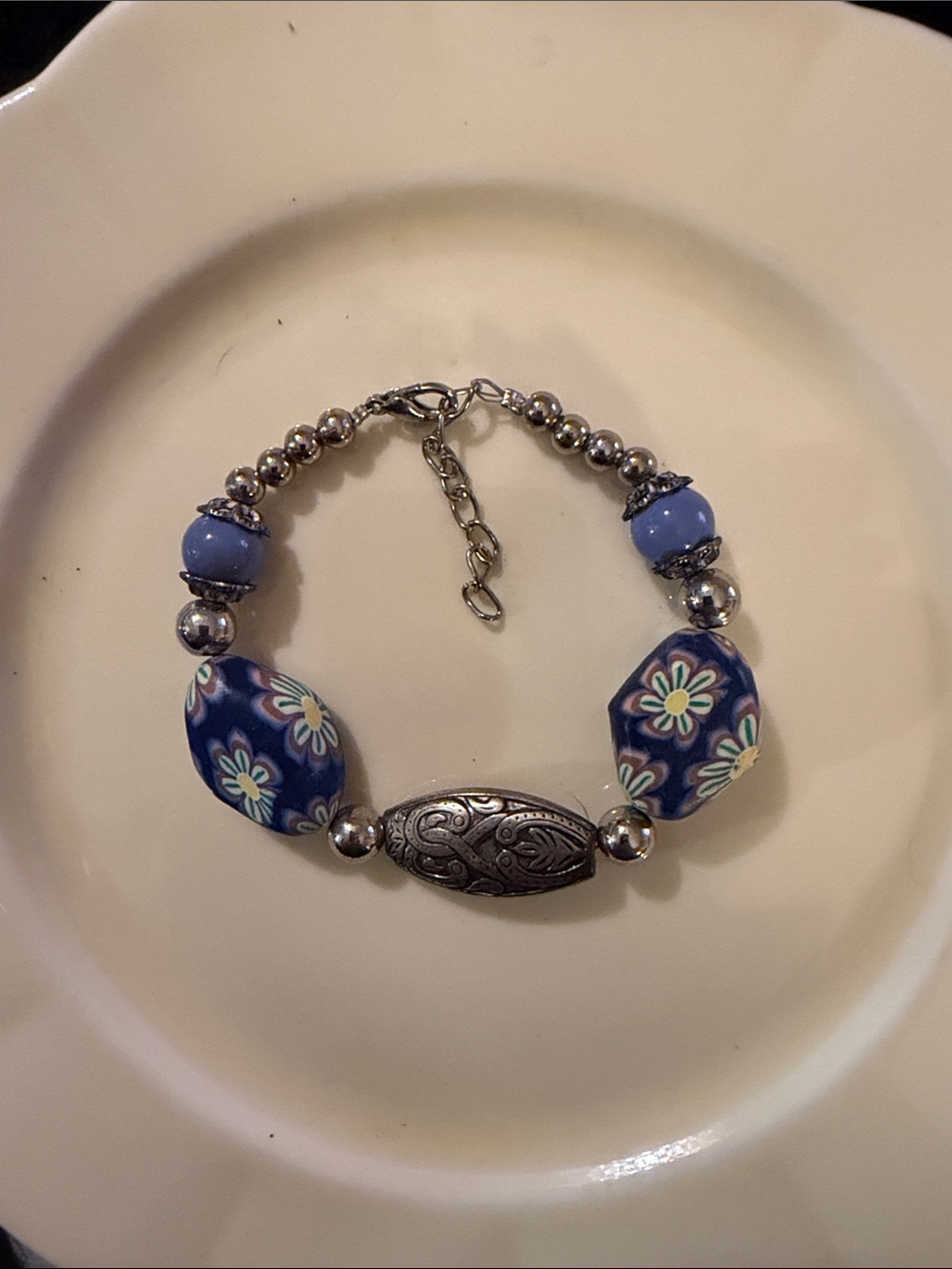 Source Unknown Blue Floral Bead Bracelet with Silver Accents